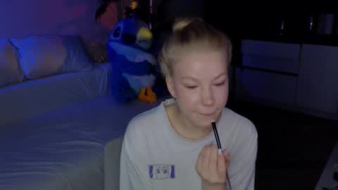 Snapshot of emily_shepard chatting on 05.14.26 emily shepard online show from 05.14.26
