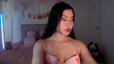 Snapshot of emily_swan_04 chatting on 01.04.25 Emily Swan online show from 01.04.25