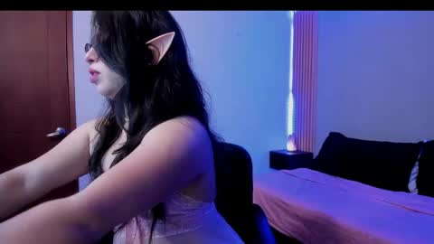 Snapshot of emily_tulip chatting on 04.22.26 Vanesa online show from 04.22.26