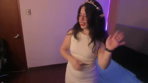 Snapshot of emily_tulip chatting on 05.29.26 Vanesa online show from 05.29.26