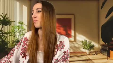 Snapshot of emily_w0w_ chatting on 10.04.25 Lia online show from 10.04.25