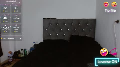 Snapshot of emily_white00 chatting on 10.15.25 emily online show from 10.15.25