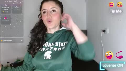 Snapshot of emily_white00 chatting on 10.18.25 emily online show from 10.18.25