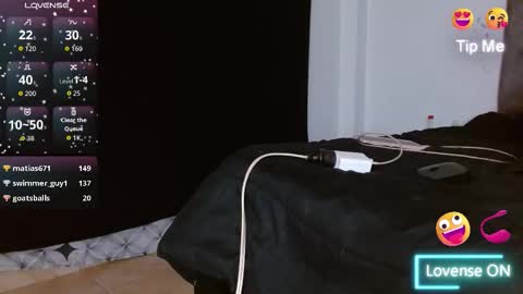 Snapshot of emily_white00 chatting on 11.08.25 emily online show from 11.08.25