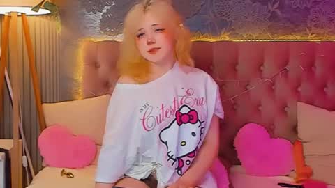 Snapshot of emilyangels chatting on 04.22.26 Baby Emelli online show from 04.22.26