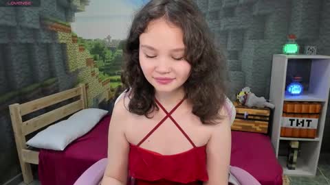 Emilyhaves online show from 09.15.25