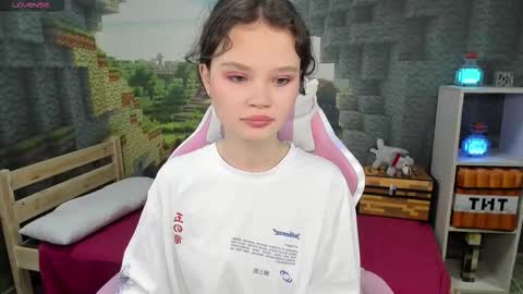 Emilyhaves online show from 09.22.25