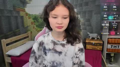 Emilyhaves online show from 10.15.25