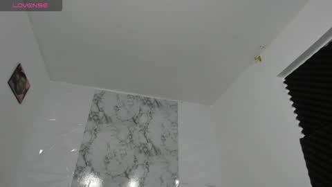 JULIANA ANDREA online show from 11.03.25