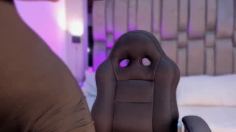 Emily online show from 10.12.25