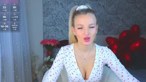 Snapshot of emilydancee chatting on 12.13.24 emilydancee online show from 12.13.24