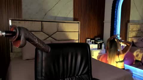 Emily Hendrix online show from 09.25.25