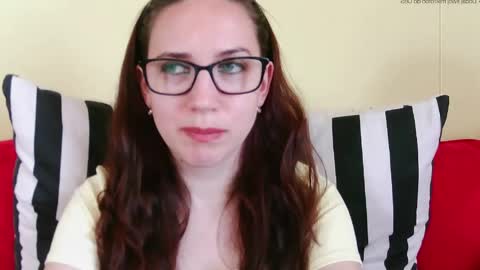 Snapshot of emilyhotflirt chatting on 05.26.26 Emily online show from 05.26.26