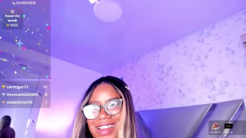 Snapshot of emilyrosee1 chatting on 10.21.25 online show from 10.21.25