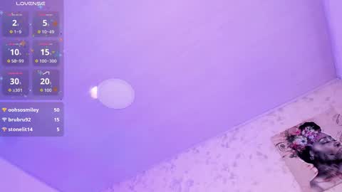 Snapshot of emilyrosee1 chatting on 10.29.25 online show from 10.29.25