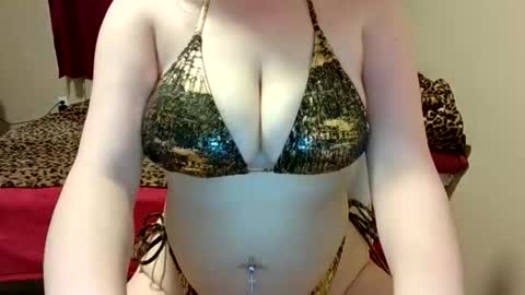 Snapshot of emilysparkss chatting on 04.24.26 emilysparkss online show from 04.24.26
