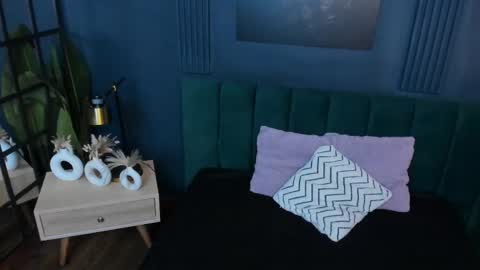 Emily Thyson online show from 10.03.25