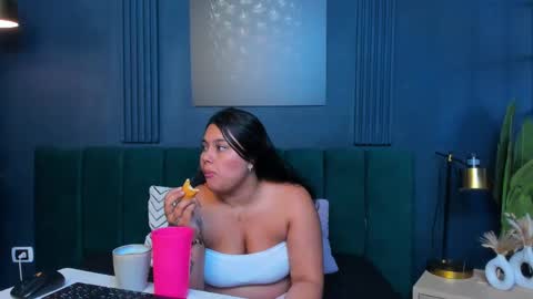 Emily Thyson online show from 10.29.25