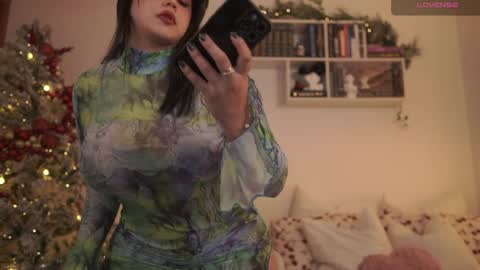 IG thickemmsss online show from 12.26.24