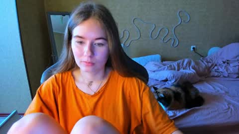 Snapshot of emilyy____ chatting on 04.16.26 Emily online show from 04.16.26