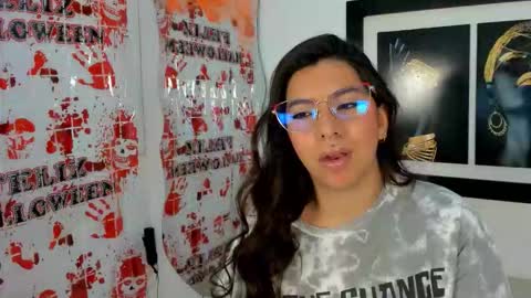 Snapshot of emilyy_cooperr chatting on 10.23.25 emilyy_cooperr online show from 10.23.25