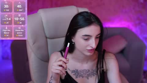 Snapshot of emilyymoon chatting on 06.12.26 emilyymoon online show from 06.12.26
