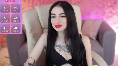 Snapshot of emilyymoon chatting on 06.21.26 emilyymoon online show from 06.21.26