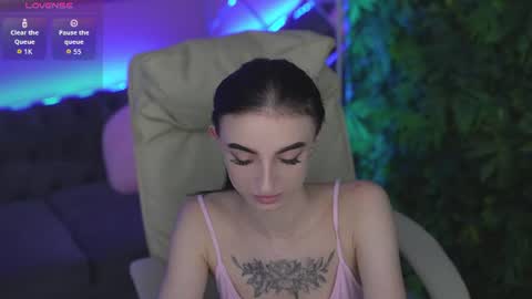 Snapshot of emilyymoon chatting on 07.19.26 emilyymoon online show from 07.19.26