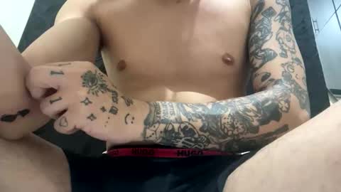 Snapshot of eminem597918 chatting on 11.07.25 eminem597918 online show from 11.07.25