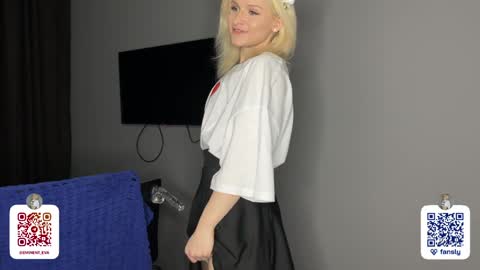 Snapshot of eminent_eva chatting on 01.30.25 Eminent Eva online show from 01.30.25