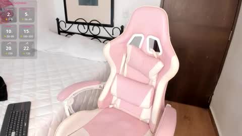 L i a    time online 7am - 1pm Gtm-5  online show from 10.21.25