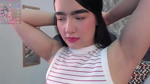 Snapshot of emma_1025 chatting on 10.02.25 emma online show from 10.02.25