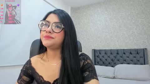 Snapshot of emma_1025 chatting on 10.30.25 emma online show from 10.30.25