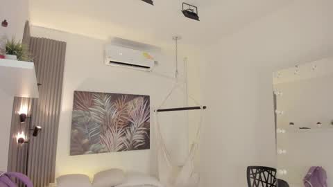 Snapshot of emma_alice_ chatting on 02.09.26 Alice online show from 02.09.26