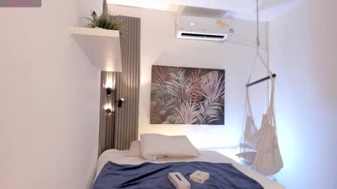 Snapshot of emma_alice_ chatting on 02.27.26 Alice online show from 02.27.26