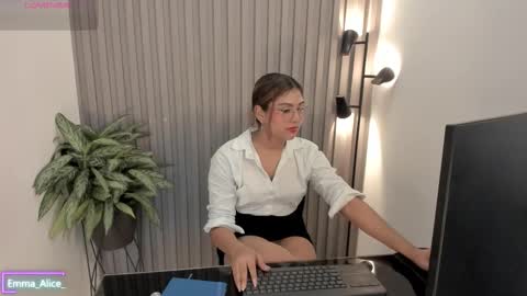 Snapshot of emma_alice_ chatting on 02.28.26 Alice online show from 02.28.26