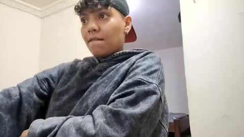 Snapshot of emma_and_thom chatting on 03.08.26 emma_and_thom online show from 03.08.26