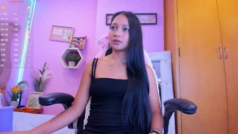 Emma Anturin online show from 10.22.25