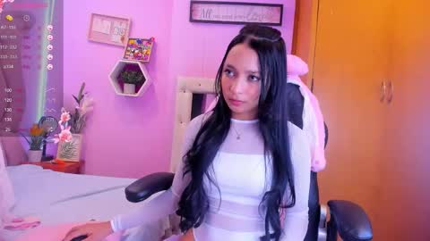 Emma Anturin online show from 10.29.25