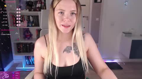 Snapshot of emma_bryan chatting on 11.09.25 Emma online show from 11.09.25