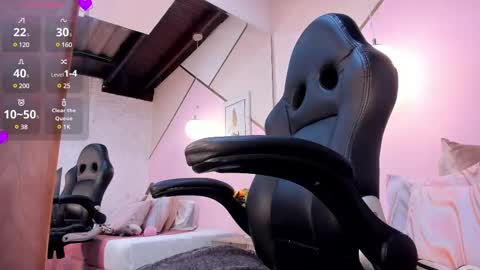 Snapshot of emma_carterr1 chatting on 02.25.25 pau online show from 02.25.25