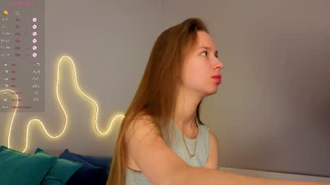 Snapshot of emma_clon chatting on 07.06.26 Emma online show from 07.06.26