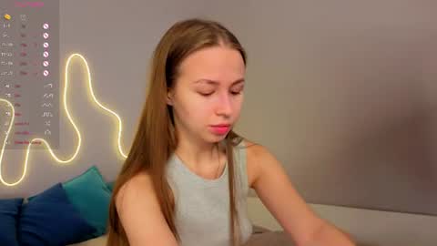 Snapshot of emma_clon chatting on 07.17.26 Emma online show from 07.17.26
