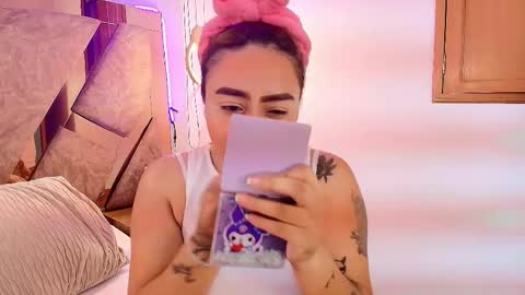 Snapshot of emma_cook_ chatting on 12.18.25 EMMA online show from 12.18.25