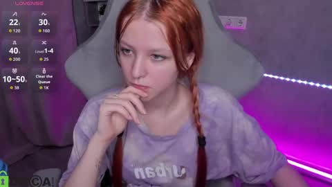 Snapshot of emma_dusk chatting on 05.15.26 Emma online show from 05.15.26