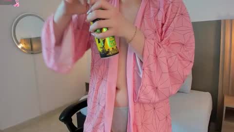 Snapshot of emma_fhox chatting on 10.02.25 E M M A online show from 10.02.25