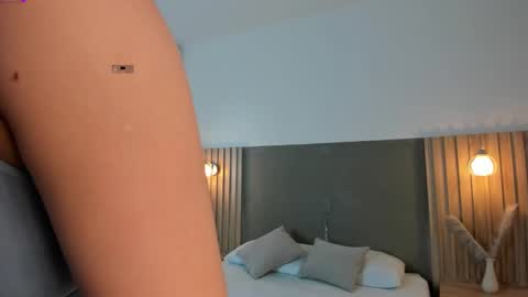 Snapshot of emma_fhox chatting on 10.12.25 E M M A online show from 10.12.25