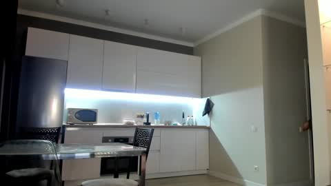 Snapshot of emma_flin chatting on 12.19.24 Emma online show from 12.19.24