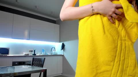 Snapshot of emma_flin chatting on 12.22.24 Emma online show from 12.22.24