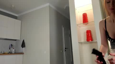 Snapshot of emma_flin chatting on 09.15.25 Emma online show from 09.15.25